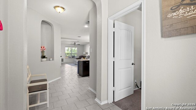 Listing photo id 1 for 428 Kings Way