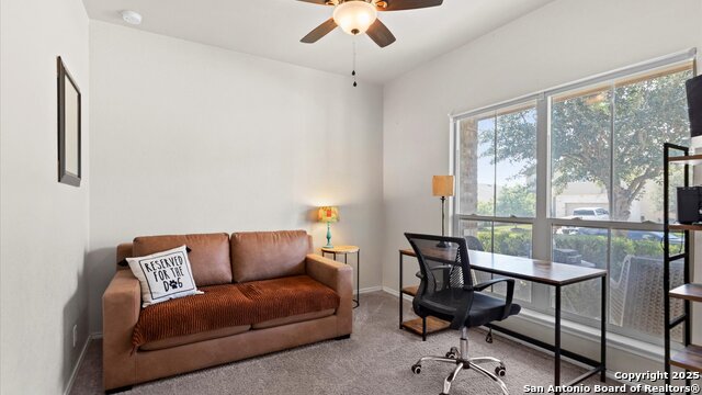 Listing photo id 2 for 428 Kings Way