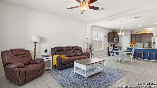 Listing photo id 4 for 428 Kings Way