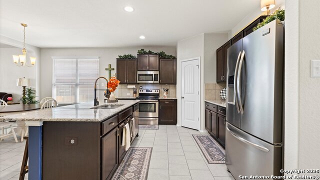 Listing photo id 7 for 428 Kings Way