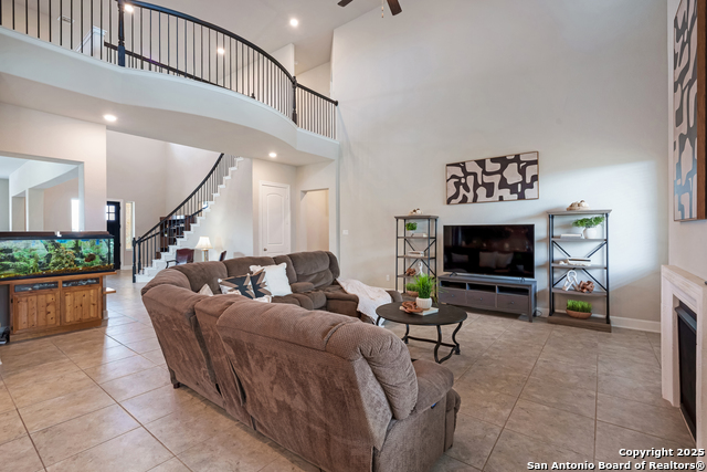 Image 17 of 52 For 6527 Tallow Way