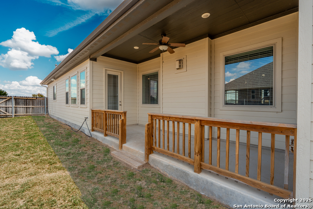Image 44 of 52 For 6527 Tallow Way