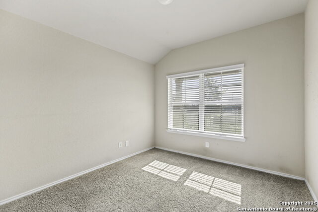 Listing photo id 8 for 161 Sambar Main