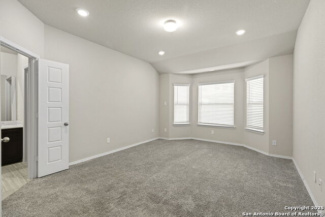 Listing photo id 12 for 161 Sambar Main