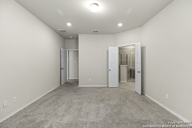 Listing photo id 13 for 161 Sambar Main