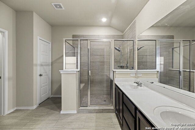 Listing photo id 15 for 161 Sambar Main