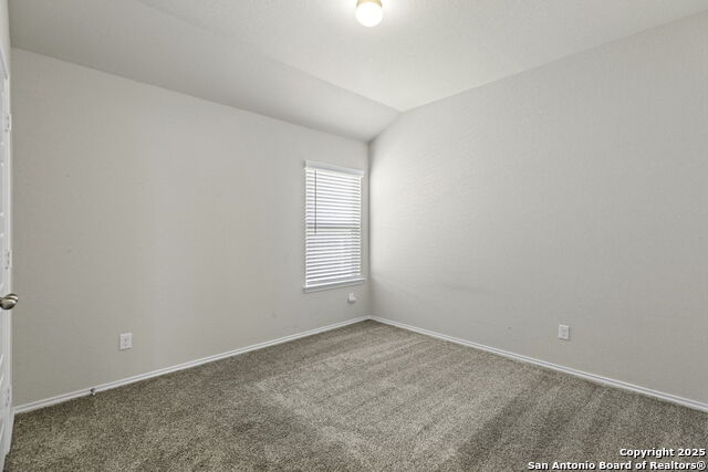 Listing photo id 16 for 161 Sambar Main