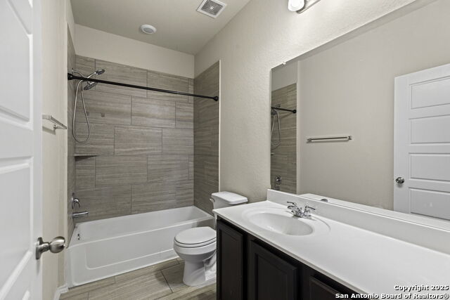 Listing photo id 17 for 161 Sambar Main