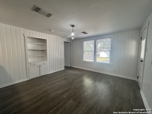 Image 11 of 34 For 255 Sayers E