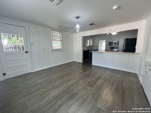 Image 12 of 34 For 255 Sayers E