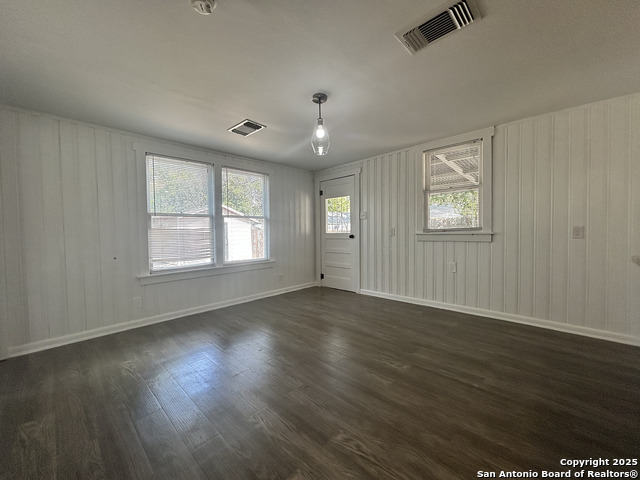 Image 13 of 34 For 255 Sayers E