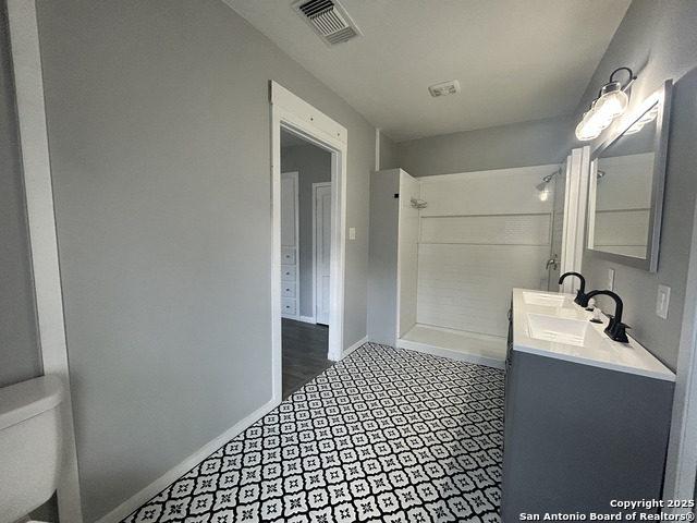 Image 7 of 34 For 255 Sayers E