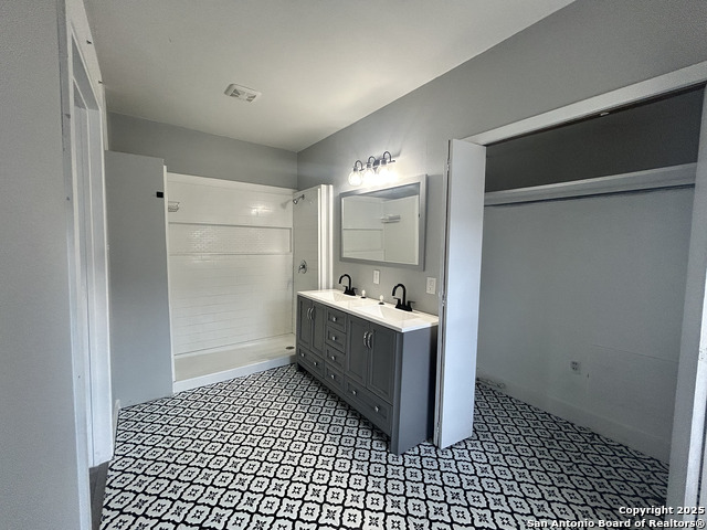 Image 8 of 34 For 255 Sayers E