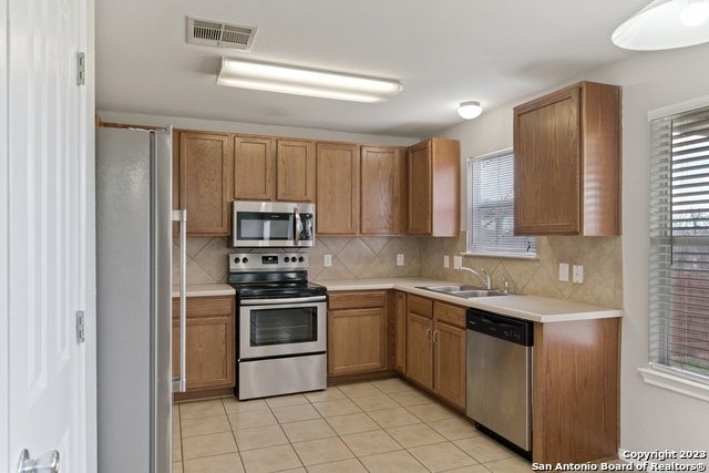 Image 10 of 34 For 216 Anvil Pl