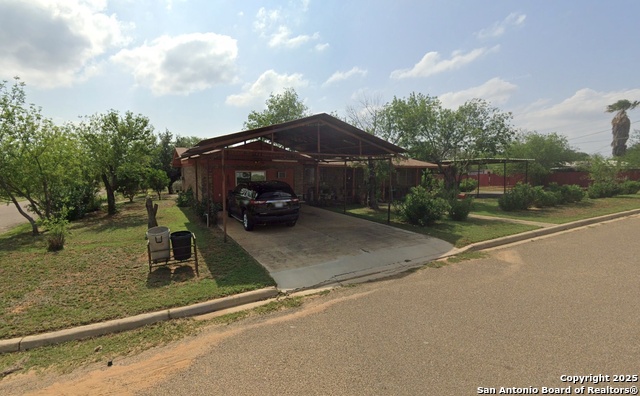 Details for 205 Travis S, Cotulla, TX 78014