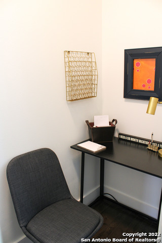 Image 17 of 31 For 318 Grayson St W 304