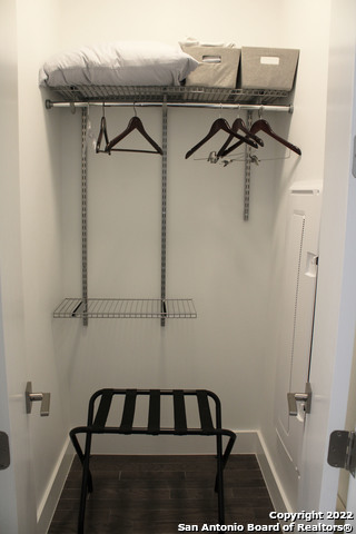 Image 21 of 31 For 318 Grayson St W 304