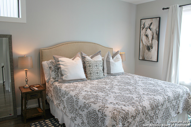 Image 25 of 31 For 318 Grayson St W 304