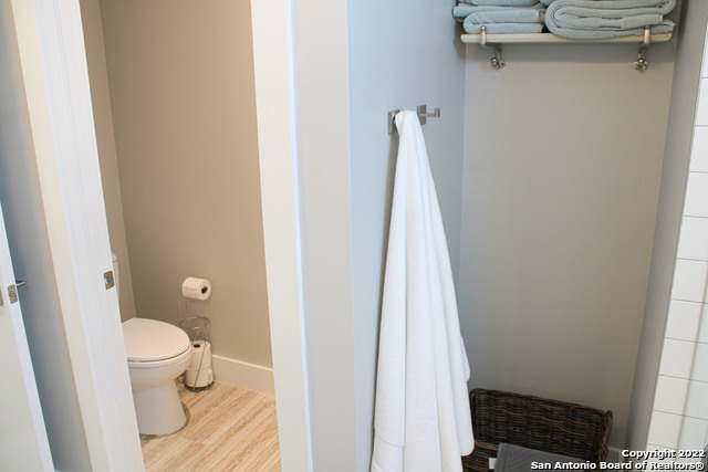 Image 27 of 31 For 318 Grayson St W 304