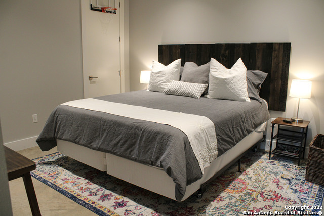 Image 5 of 31 For 318 Grayson St W 304