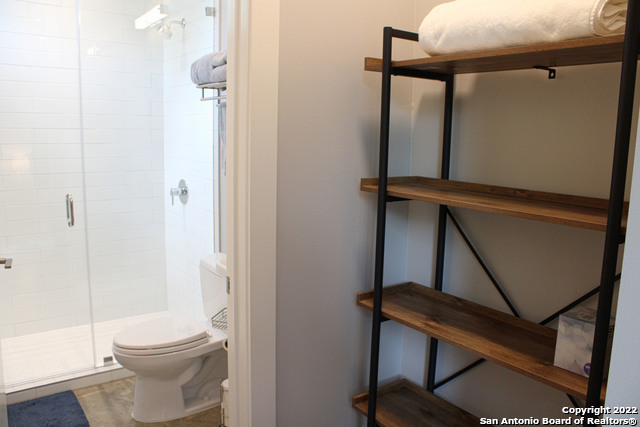 Image 6 of 31 For 318 Grayson St W 304