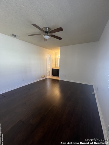 Image 19 of 23 For 14434 Bluewood