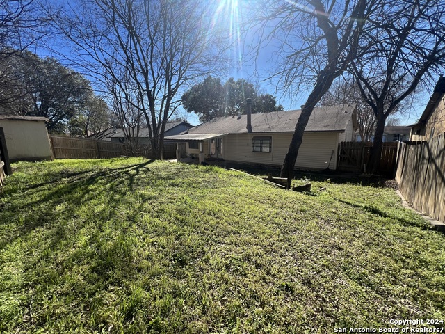 Image 21 of 23 For 14434 Bluewood