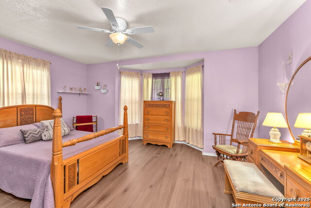 Listing photo id 23 for 881 Georges