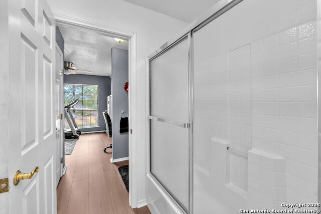Listing photo id 25 for 881 Georges