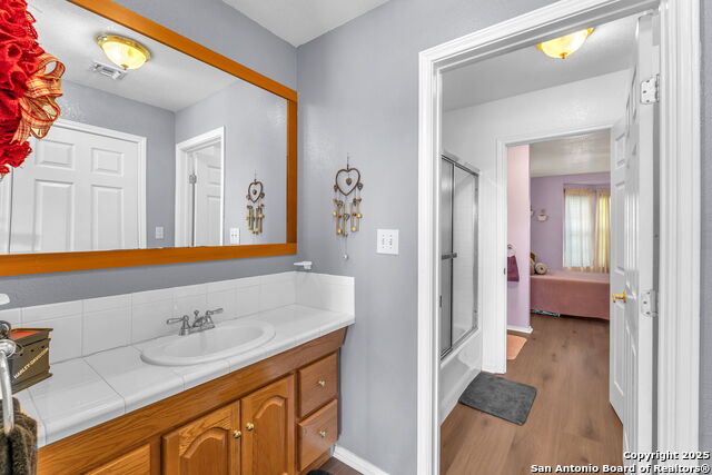 Listing photo id 27 for 881 Georges