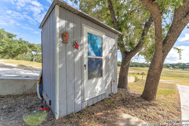 Listing photo id 34 for 881 Georges