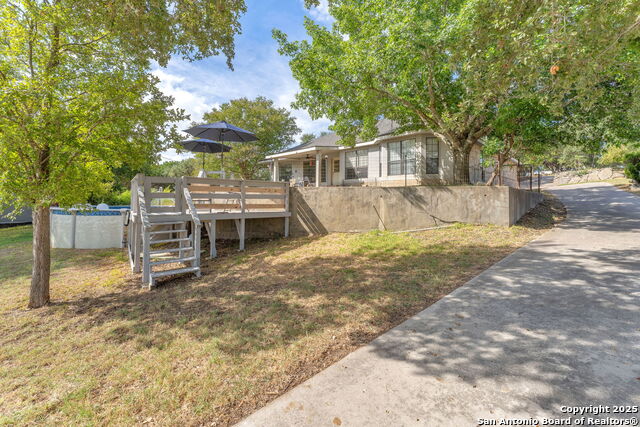 Listing photo id 35 for 881 Georges