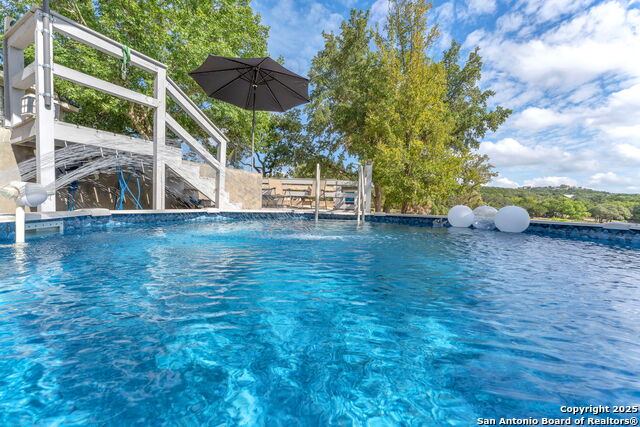 Listing photo id 38 for 881 Georges