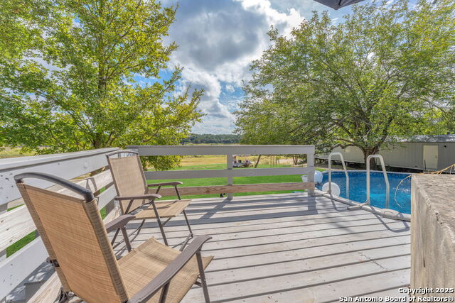 Listing photo id 42 for 881 Georges