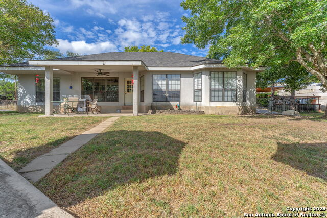 Listing photo id 44 for 881 Georges