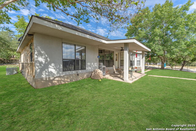 Listing photo id 45 for 881 Georges