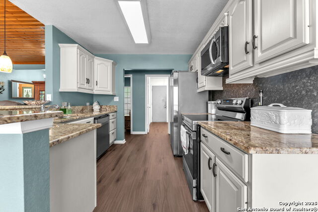 Listing photo id 7 for 881 Georges