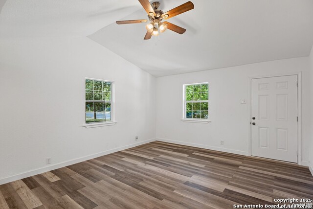 Image 11 of 22 For 512 Vickers