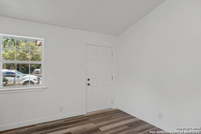 Image 14 of 22 For 512 Vickers