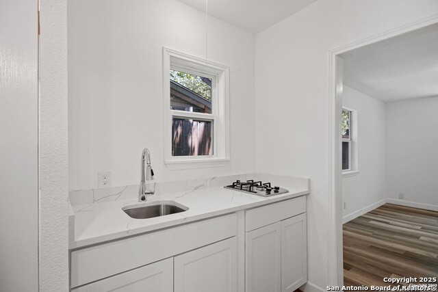 Image 19 of 22 For 512 Vickers