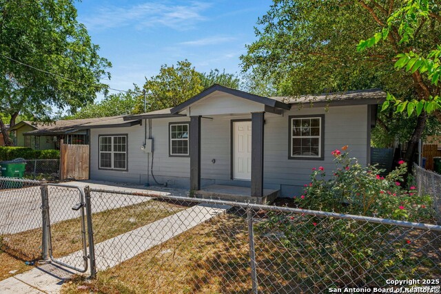 Image 2 of 22 For 512 Vickers