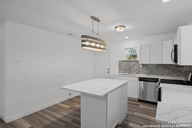 Image 7 of 22 For 512 Vickers