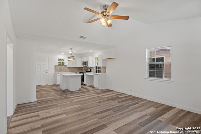 Image 9 of 22 For 512 Vickers