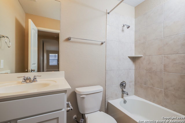 Image 16 of 18 For 850 Brown Thrasher