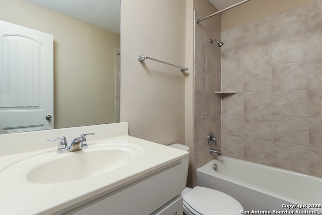 Image 17 of 18 For 850 Brown Thrasher