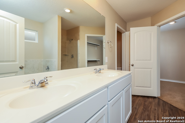 Image 8 of 18 For 850 Brown Thrasher