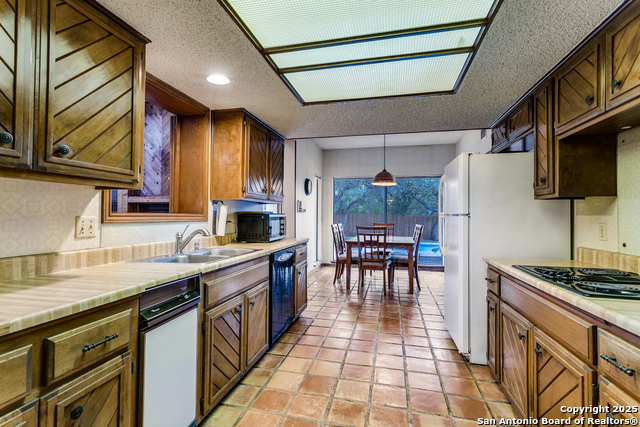 Image 10 of 25 For 1811 Moreshead