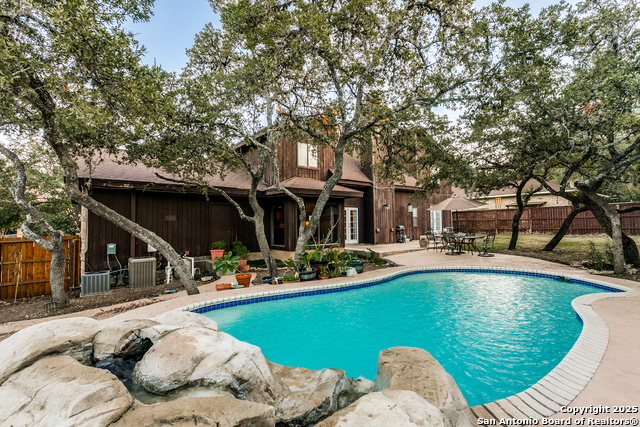 Image 22 of 25 For 1811 Moreshead