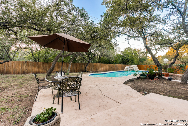 Image 24 of 25 For 1811 Moreshead