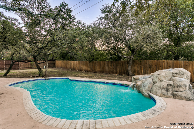 Image 25 of 25 For 1811 Moreshead